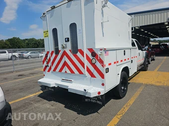2015 Ford Super Duty F-550 Cab Chassis XL Crew Cab DRW - miniatura 4