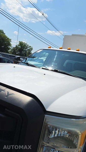2015 Ford Super Duty F-550 Cab Chassis XL Crew Cab DRW - miniatura 44