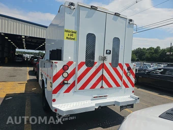 2015 Ford Super Duty F-550 Cab Chassis XL Crew Cab DRW - miniatura 5