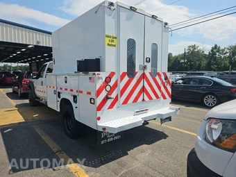 2015 Ford Super Duty F-550 Cab Chassis XL Crew Cab DRW - miniatura 6