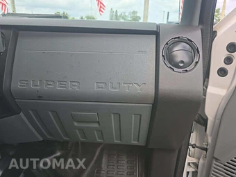 2015 Ford Super Duty F-550 Cab Chassis XL Crew Cab DRW - miniatura 18