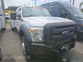 2015 Ford Super Duty F-550 Cab Chassis XL Crew Cab DRW - miniatura 4