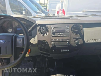 2015 Ford Super Duty F-550 Cab Chassis XL Crew Cab DRW - miniatura 10