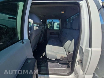 2015 Ford Super Duty F-550 Cab Chassis XL Crew Cab DRW - miniatura 13