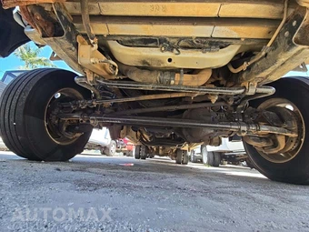 2015 Ford Super Duty F-550 Cab Chassis XL Crew Cab DRW - miniatura 19