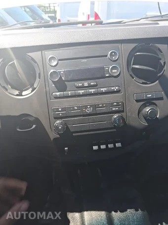 2015 Ford Super Duty F-550 Cab Chassis XL Crew Cab DRW - miniatura 35