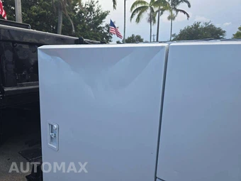 2015 Ford Super Duty F-550 Cab Chassis XL Crew Cab DRW - miniatura 39
