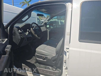 2015 Ford Super Duty F-550 Cab Chassis XL Crew Cab DRW - miniatura 6