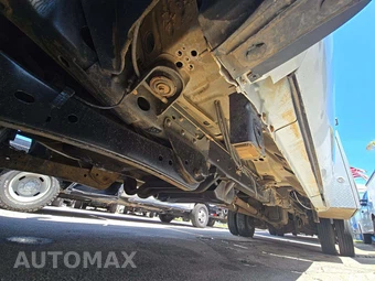 2015 Ford Super Duty F-550 Cab Chassis XL Crew Cab DRW - miniatura 7