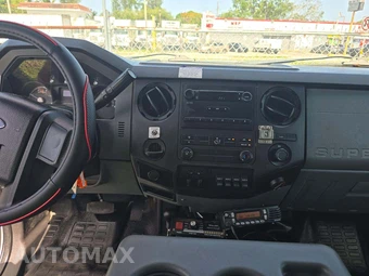2015 Ford Super Duty F-550 Cab Chassis XL Crew Cab DRW - miniatura 10