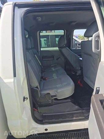 2015 Ford Super Duty F-550 Cab Chassis XL Crew Cab DRW - miniatura 15