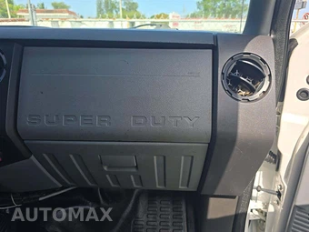 2015 Ford Super Duty F-550 Cab Chassis XL Crew Cab DRW - miniatura 18