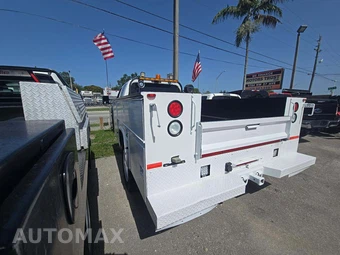 2015 Ford Super Duty F-550 Cab Chassis XL Crew Cab DRW - miniatura 2