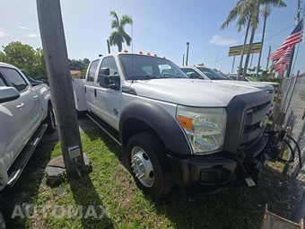 2015 Ford Super Duty F-550 Cab Chassis XL Crew Cab DRW - miniatura 4