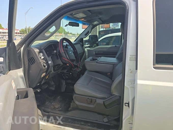 2015 Ford Super Duty F-550 Cab Chassis XL Crew Cab DRW - miniatura 6