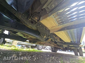 2015 Ford Super Duty F-550 Cab Chassis XL Crew Cab DRW - miniatura 7
