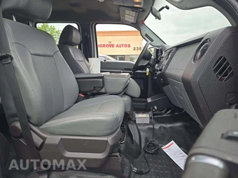 2015 Ford Super Duty F-550 Cab Chassis XL Crew Cab DRW - miniatura 16