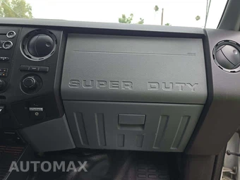 2015 Ford Super Duty F-550 Cab Chassis XL Crew Cab DRW - miniatura 17