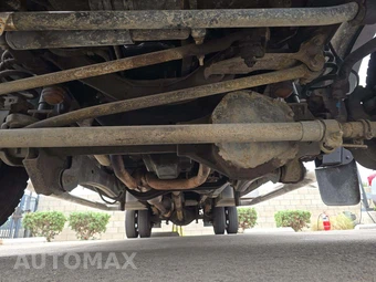 2015 Ford Super Duty F-550 Cab Chassis XL Crew Cab DRW - miniatura 18