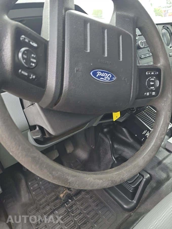 2015 Ford Super Duty F-550 Cab Chassis XL Crew Cab DRW - miniatura 20