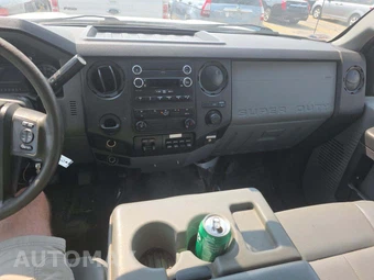 2015 Ford Super Duty F-550 Cab Chassis XL Extended Cab w/Rear Doors DRW - miniatura 10