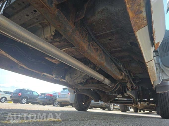2015 Ford Super Duty F-550 Cab Chassis XL Extended Cab w/Rear Doors DRW - miniatura 16