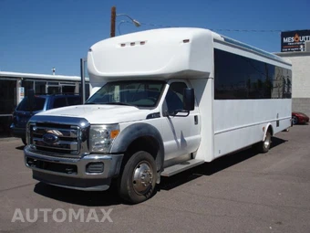 2015 Ford Super Duty F-550 Cab Chassis XL Regular Cab DRW - miniatura 5