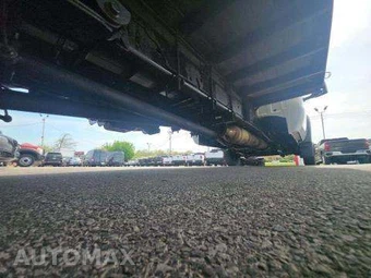 2015 Ford Super Duty F-550 Cab Chassis XL Regular Cab DRW - miniatura 14