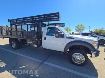 2015 Ford Super Duty F-550 Cab Chassis XL Regular Cab DRW - miniatura 3