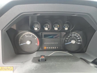 2015 Ford Super Duty F-550 Cab Chassis XL Regular Cab DRW - miniatura 12