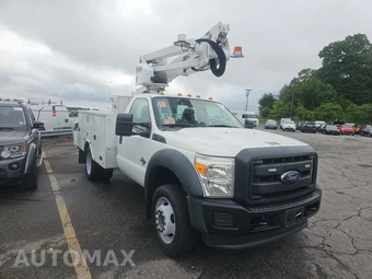 2015 Ford Super Duty F-550 Cab Chassis XL Regular Cab DRW - miniatura 3