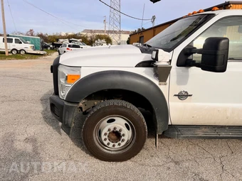 2015 Ford Super Duty F-550 Cab Chassis XL Regular Cab DRW - miniatura 14