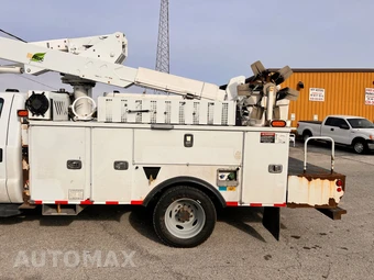 2015 Ford Super Duty F-550 Cab Chassis XL Regular Cab DRW - miniatura 16