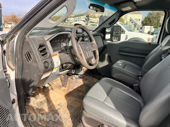 2015 Ford Super Duty F-550 Cab Chassis XL Regular Cab DRW - miniatura 24