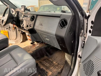 2015 Ford Super Duty F-550 Cab Chassis XL Regular Cab DRW - miniatura 26