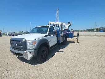 2015 Ford Super Duty F-550 Cab Chassis XL Regular Cab DRW
