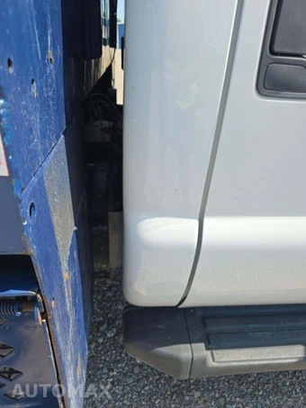2015 Ford Super Duty F-550 Cab Chassis XL Regular Cab DRW - miniatura 17