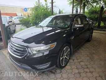 2015 Ford Taurus Limited