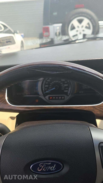 2015 Ford Taurus Limited – miniatura 26