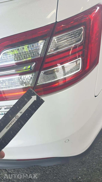 2015 Ford Taurus Limited – miniatura 31