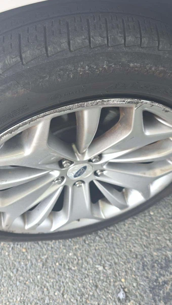 2015 Ford Taurus Limited – miniatura 34