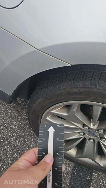 2015 Ford Taurus Limited - miniatura 28