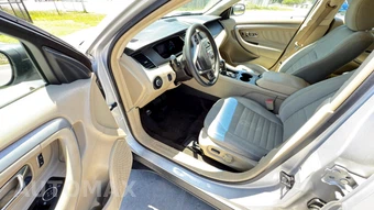 2015 Ford Taurus SE - miniatura 13