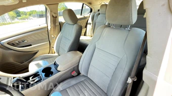 2015 Ford Taurus SE - miniatura 16