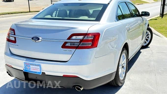 2015 Ford Taurus SE - miniatura 2