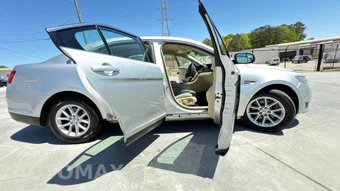 2015 Ford Taurus SE - miniatura 20