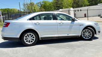 2015 Ford Taurus SE - miniatura 6