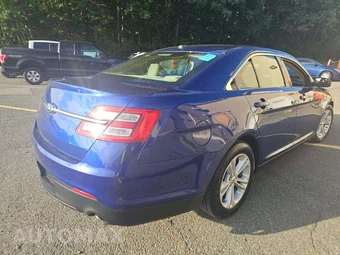 2015 Ford Taurus SE - miniatura 3