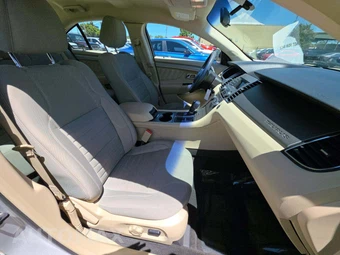 2015 Ford Taurus SE – miniatura 15