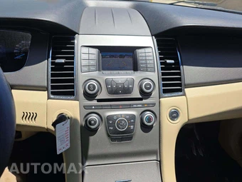 2015 Ford Taurus SE – miniatura 7